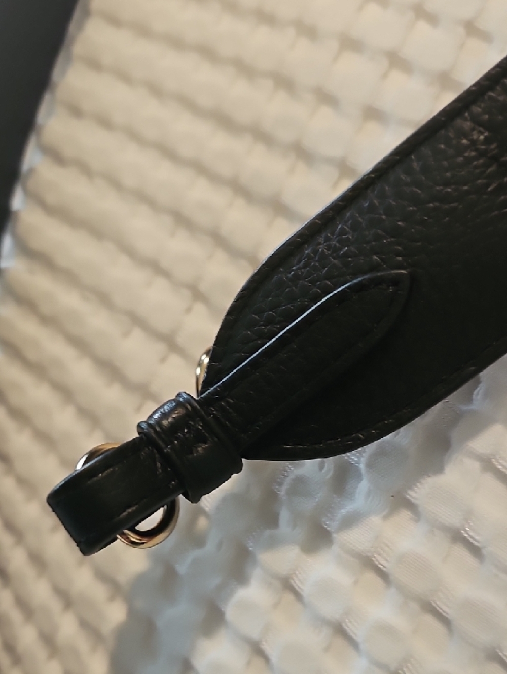 Coach Black Leather Bag Strap with Gold Hardware - Picture 8 of 10